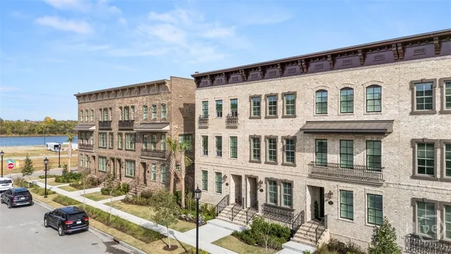 $1,015,000 | 410 Upper E Avenue, Savannah, GA 31401