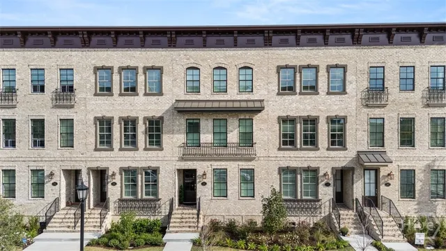 $1,015,000 | 410 Upper E Avenue, Savannah, GA 31401