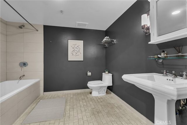 $1,068,375 | 510 South Hewitt Street, Unit 102, Los Angeles, CA 90013