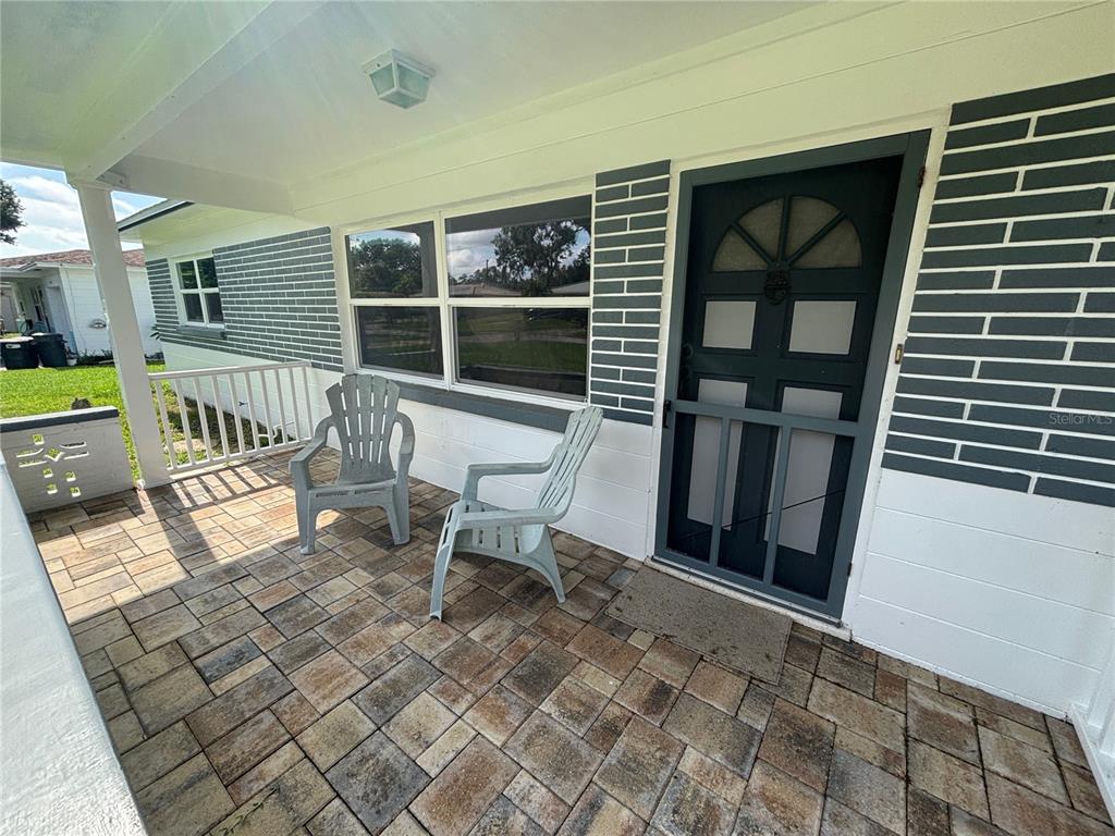 9950 52nd Terrace North St. Petersburg, FL 33708 - Photo 4 of 23 a view of two chairs in the balcony