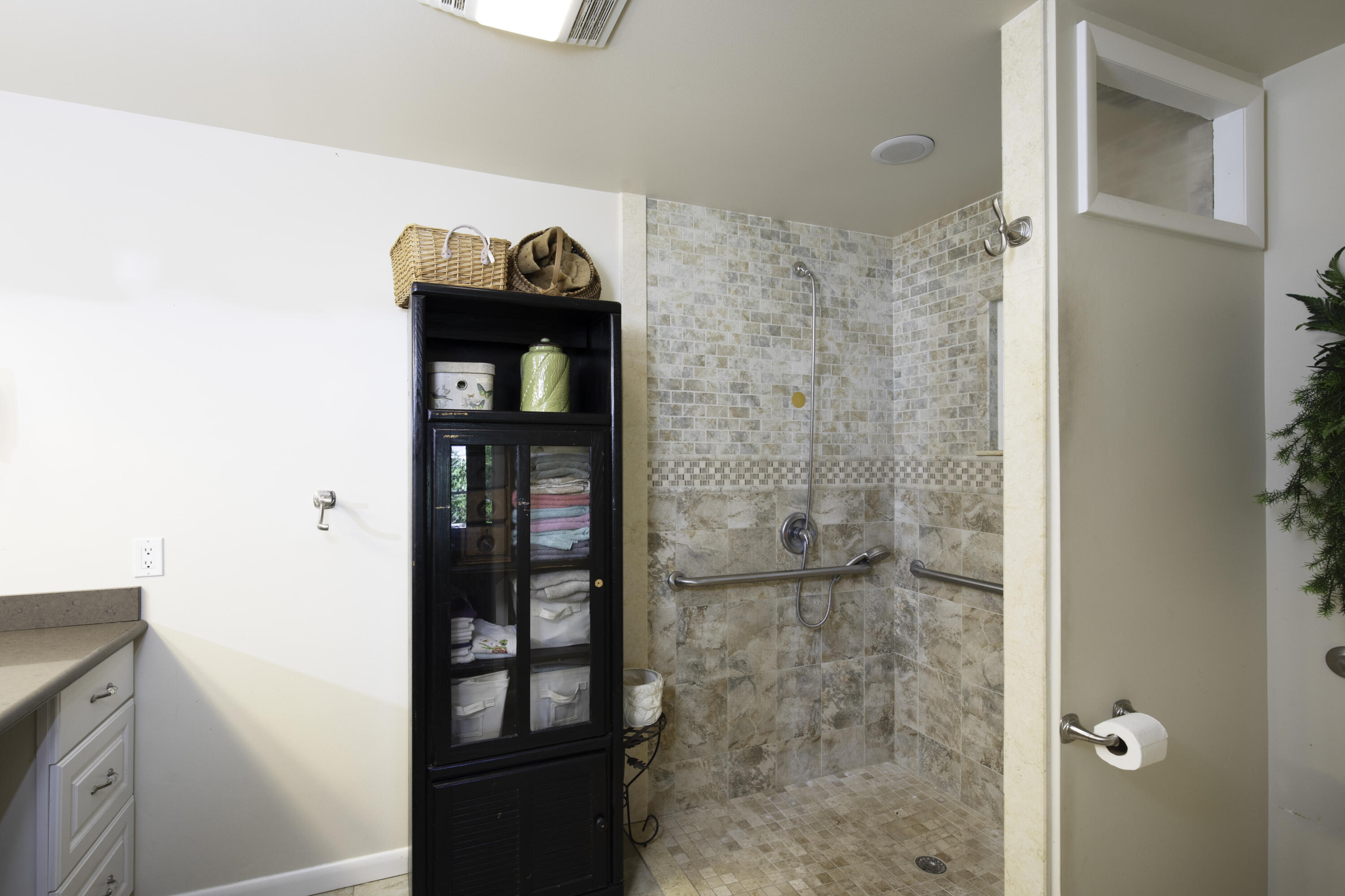 3672 Fox Street Big Pine Key, FL 33043 - Photo 17 of 35 Master Bath