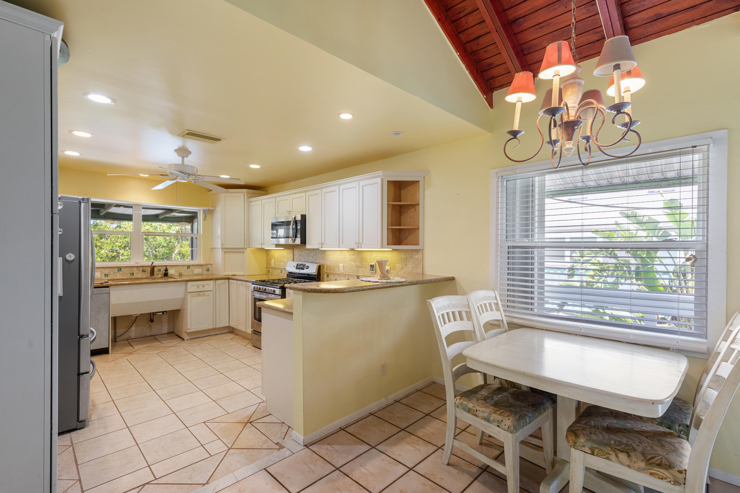 3672 Fox Street Big Pine Key, FL 33043 - Photo 4 of 34 Kitchen