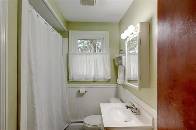 $1,400 | 135 Holly Road, South Kingstown, RI 02879