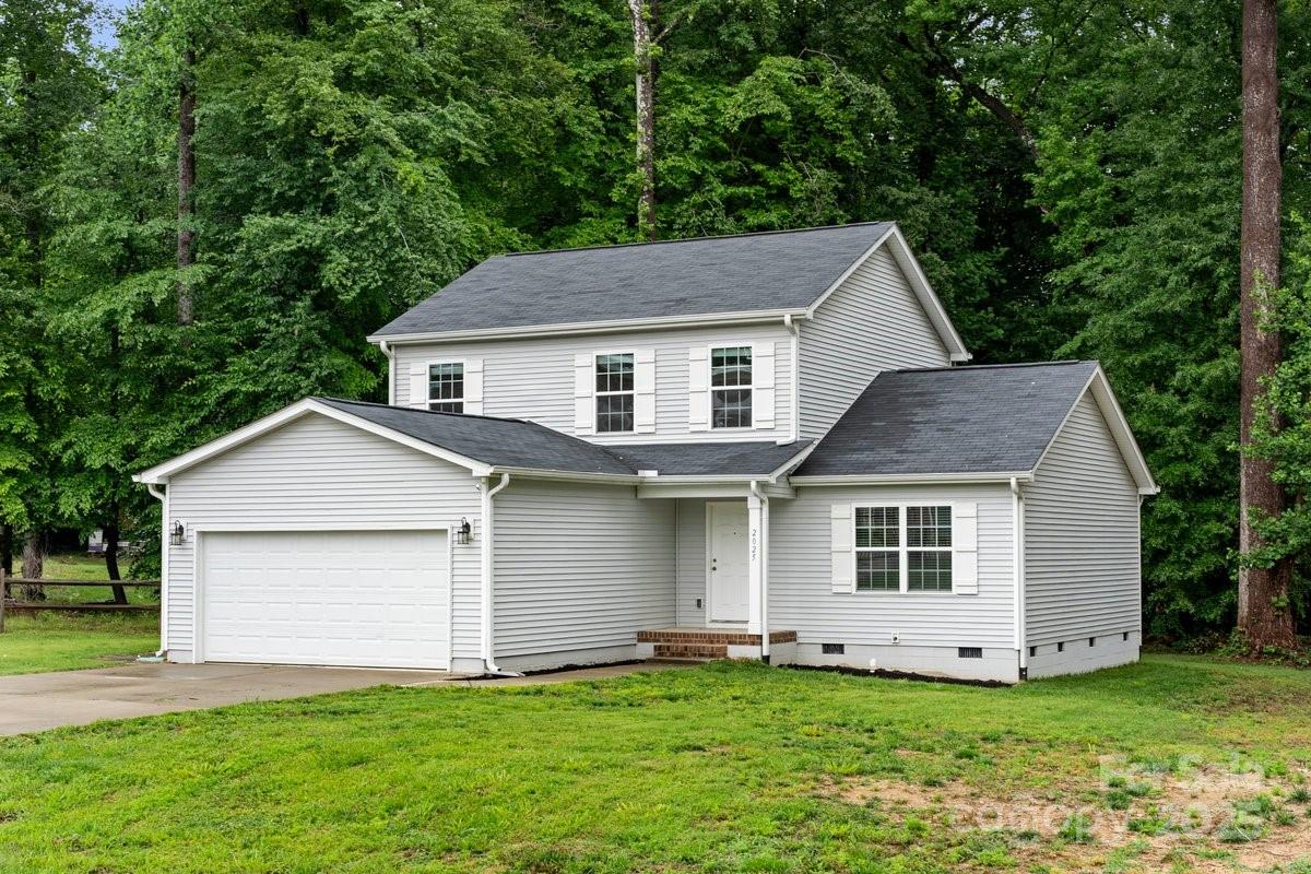 2025 Slater Road Charlotte, NC 28216 - Photo 1 of 29 Gallery Image 1