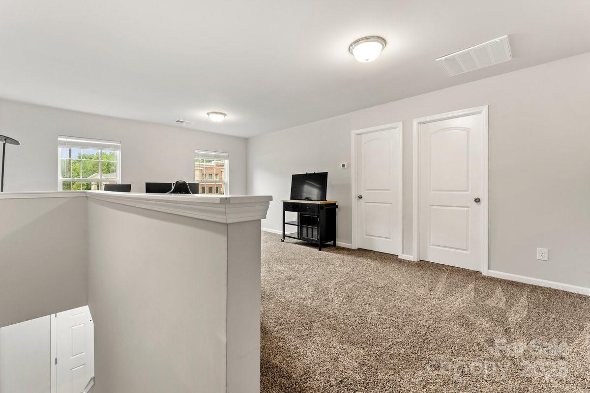 2025 Slater Road Charlotte, NC 28216 - Photo 16 of 29 Gallery Image 16