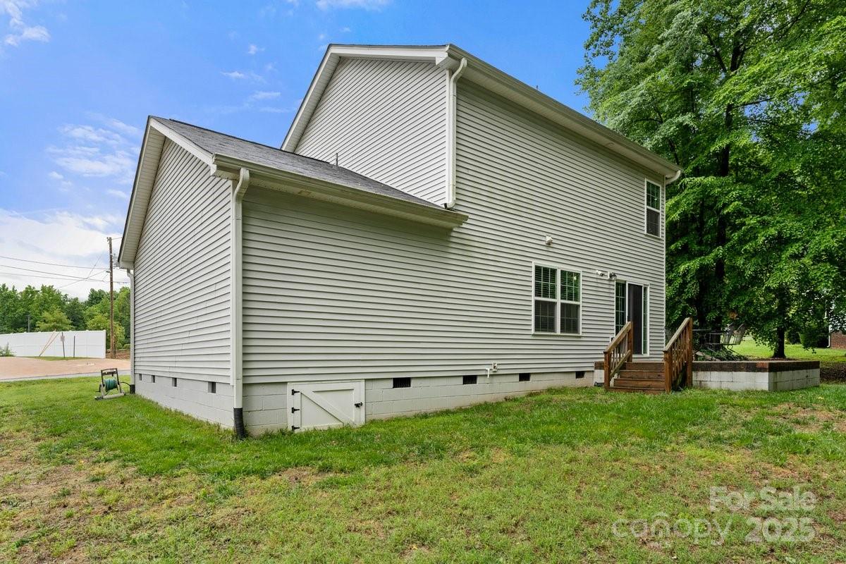 2025 Slater Road Charlotte, NC 28216 - Photo 23 of 29 Gallery Image 23