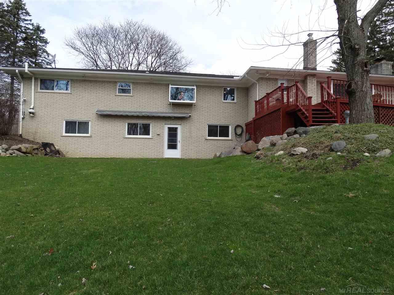 625 Ridgewood Road Rochester, MI 48306 - Photo 27 of 32 31286897-26.JPG