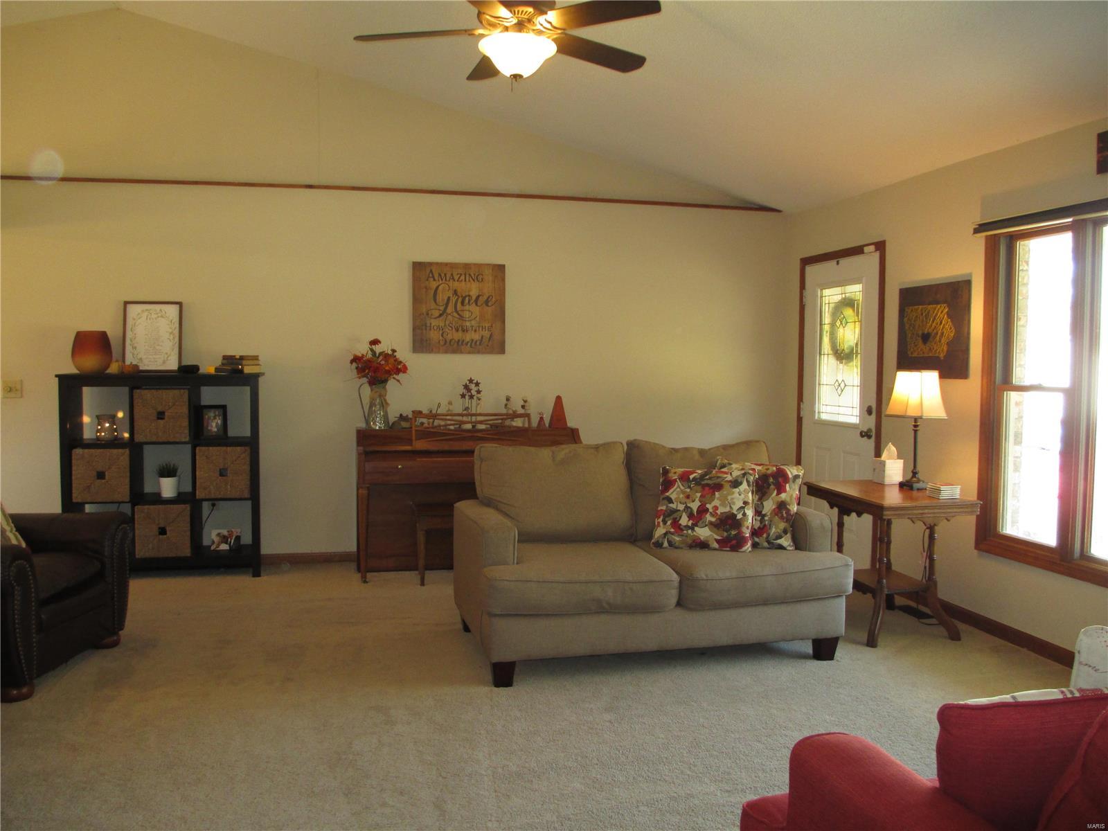 9147 Huette Road Dorsey, IL 62021 - Photo 3 of 28