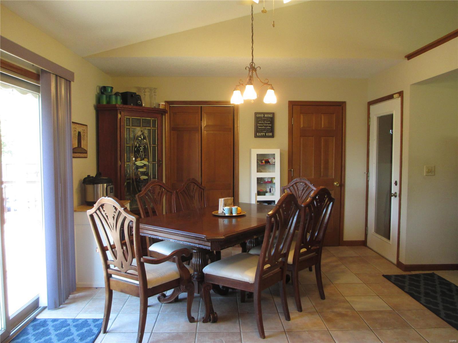 9147 Huette Road Dorsey, IL 62021 - Photo 5 of 28