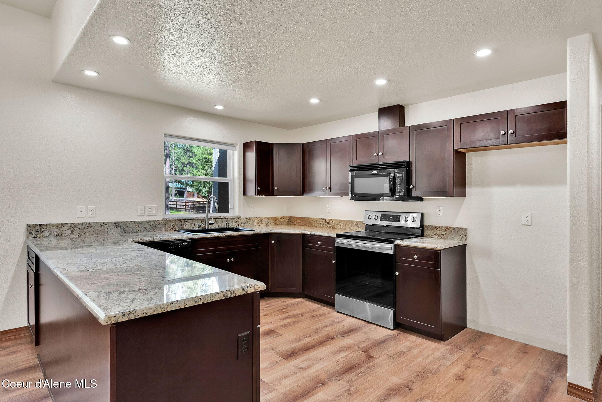 470 Diamond Heights Road Oldtown, ID 83822 - Photo 15 of 101 Kitchen