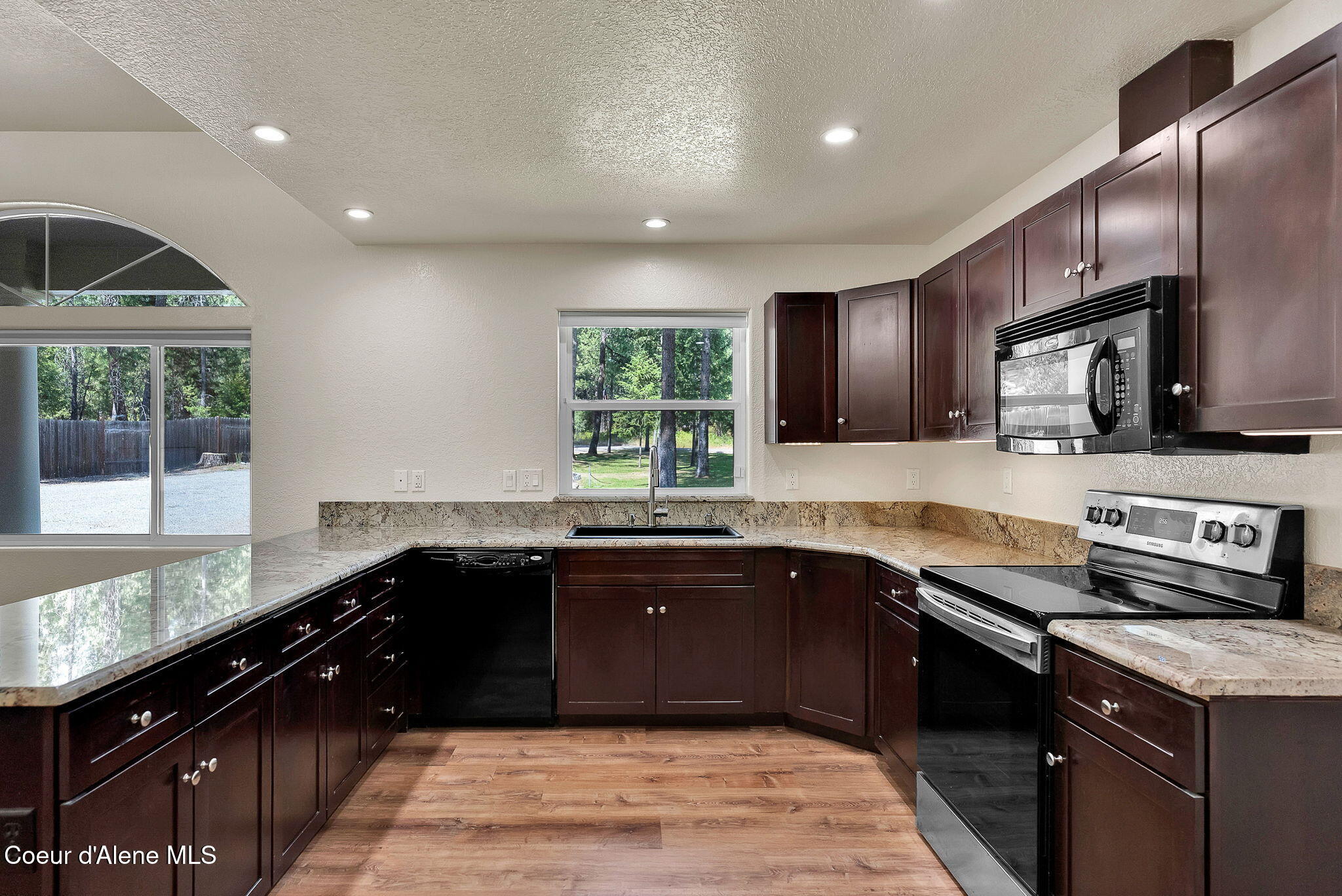 470 Diamond Heights Road Oldtown, ID 83822 - Photo 16 of 101 Kitchen