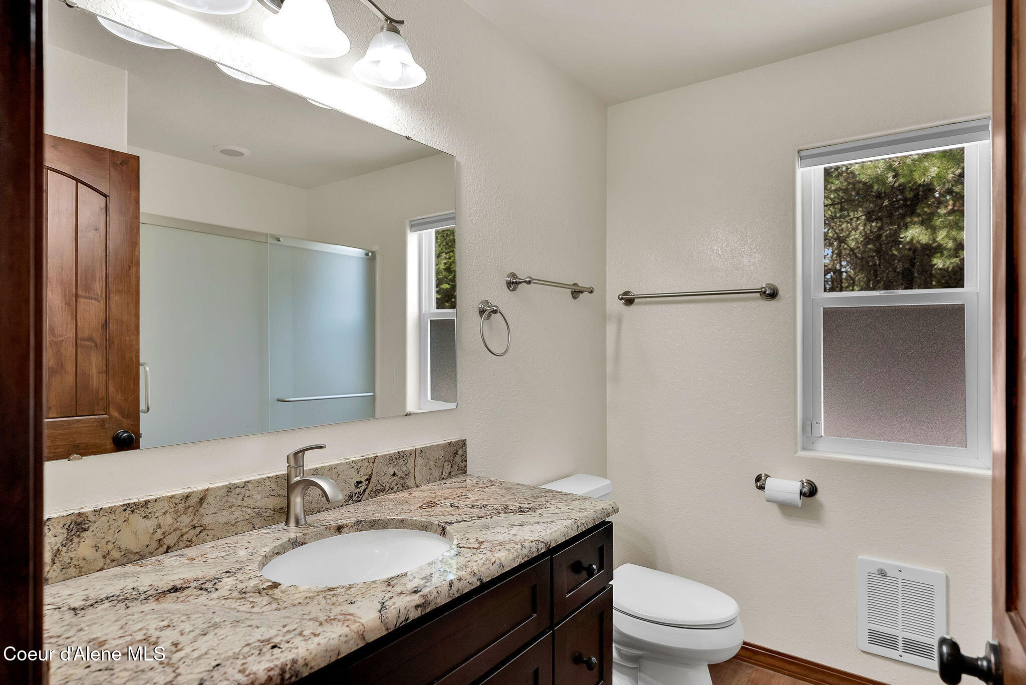 470 Diamond Heights Road Oldtown, ID 83822 - Photo 39 of 101 Guest Bathroom