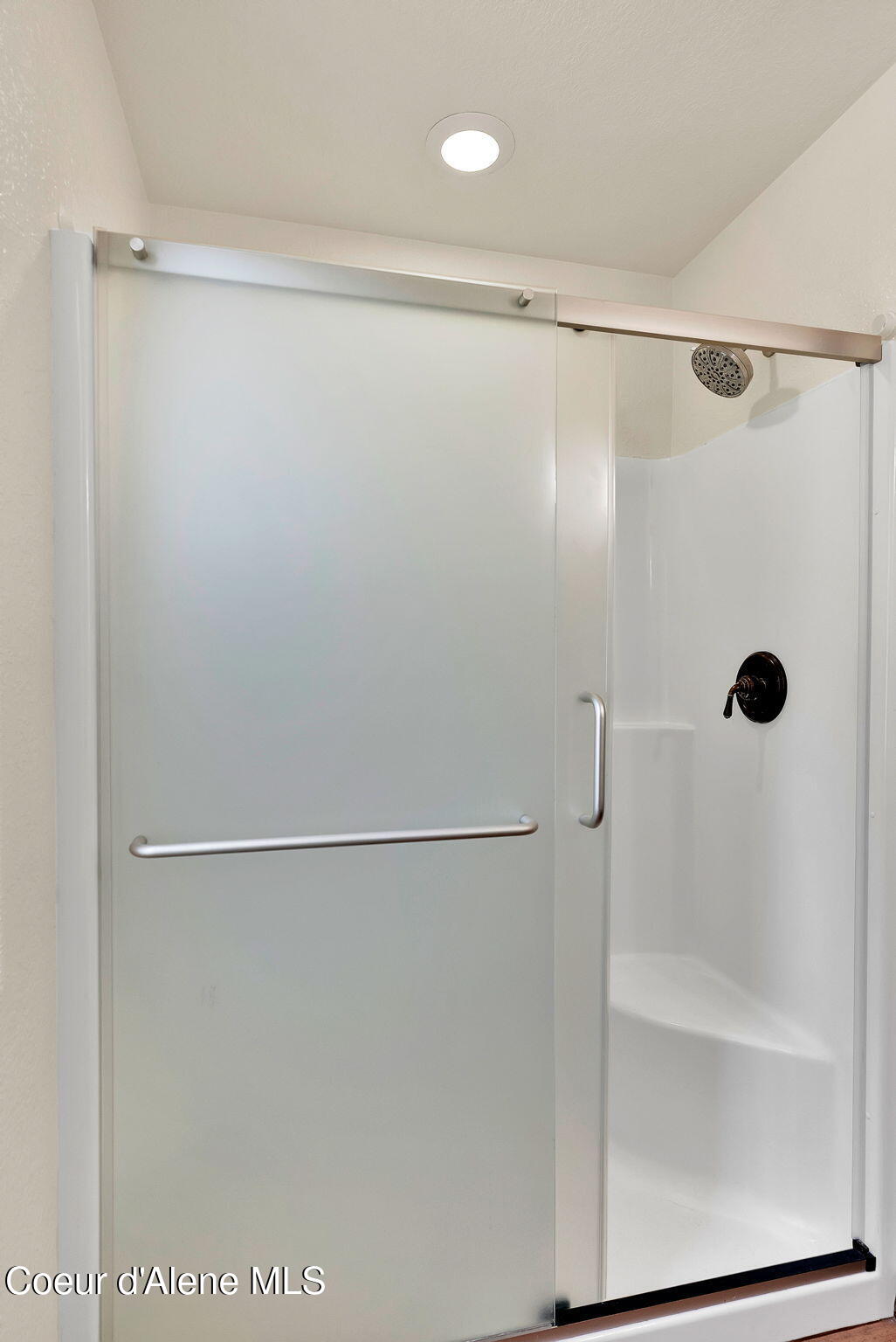 470 Diamond Heights Road Oldtown, ID 83822 - Photo 40 of 101 New Shower Door!