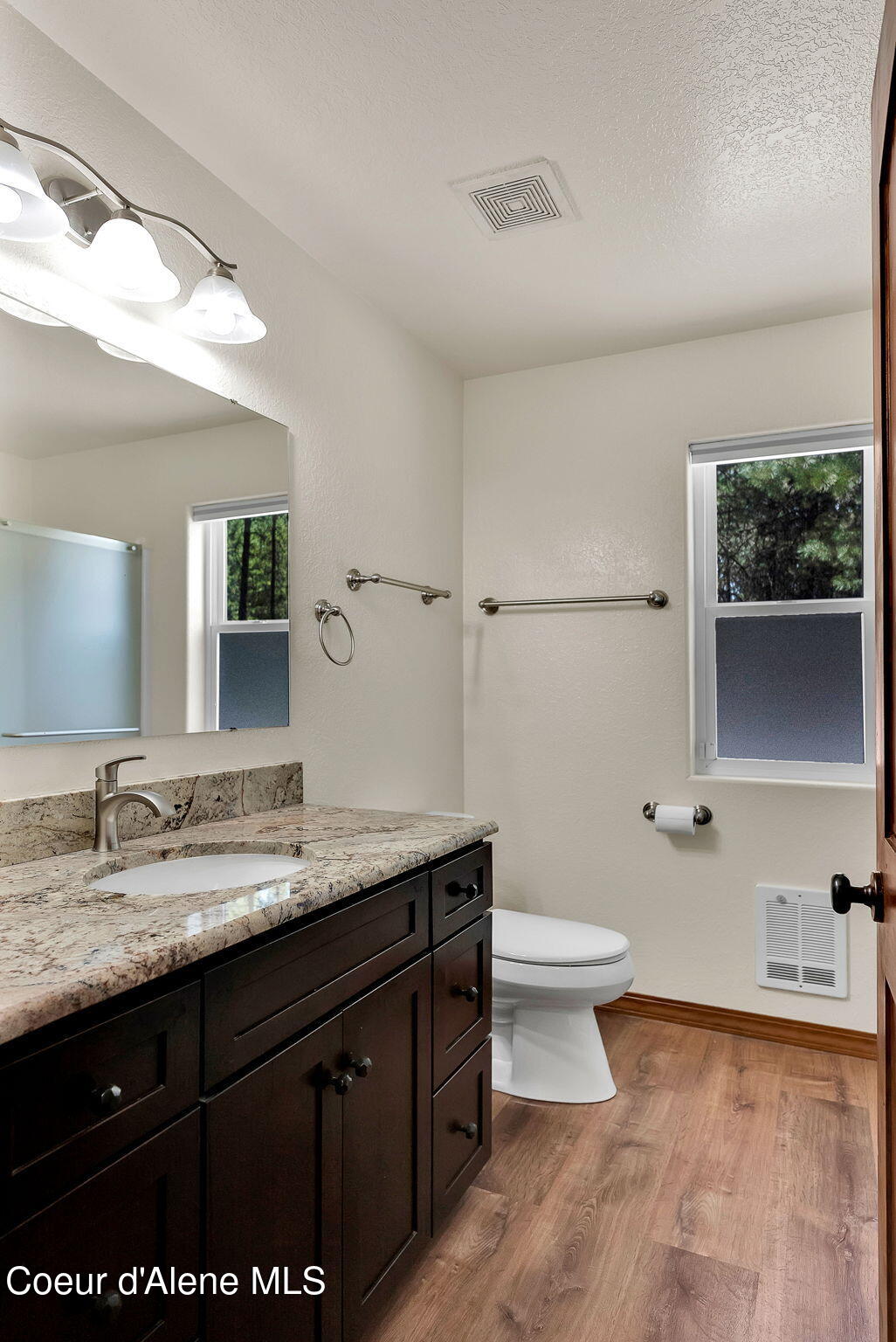 470 Diamond Heights Road Oldtown, ID 83822 - Photo 41 of 101 Guest Bathroom