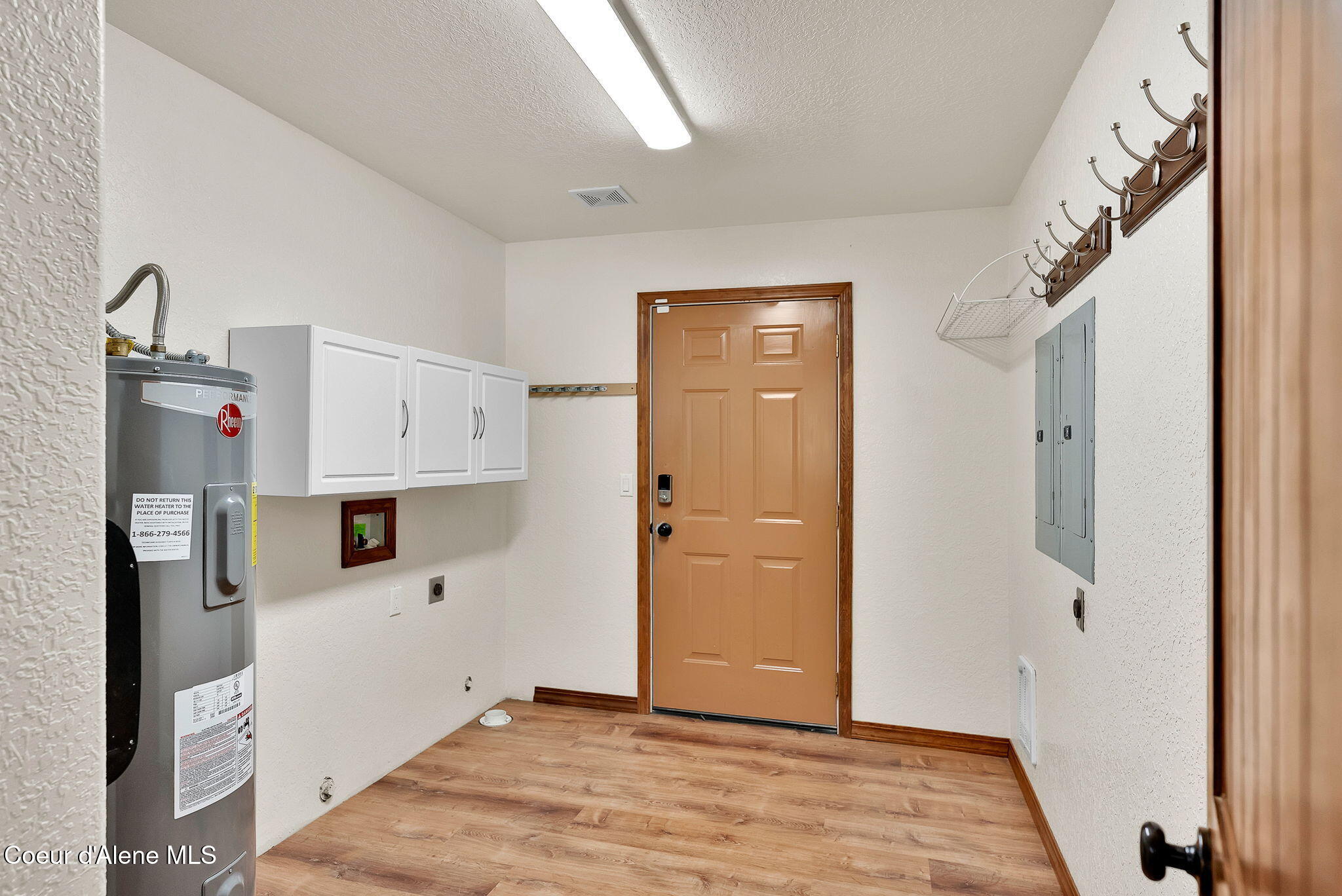 470 Diamond Heights Road Oldtown, ID 83822 - Photo 50 of 101 Laundry Room