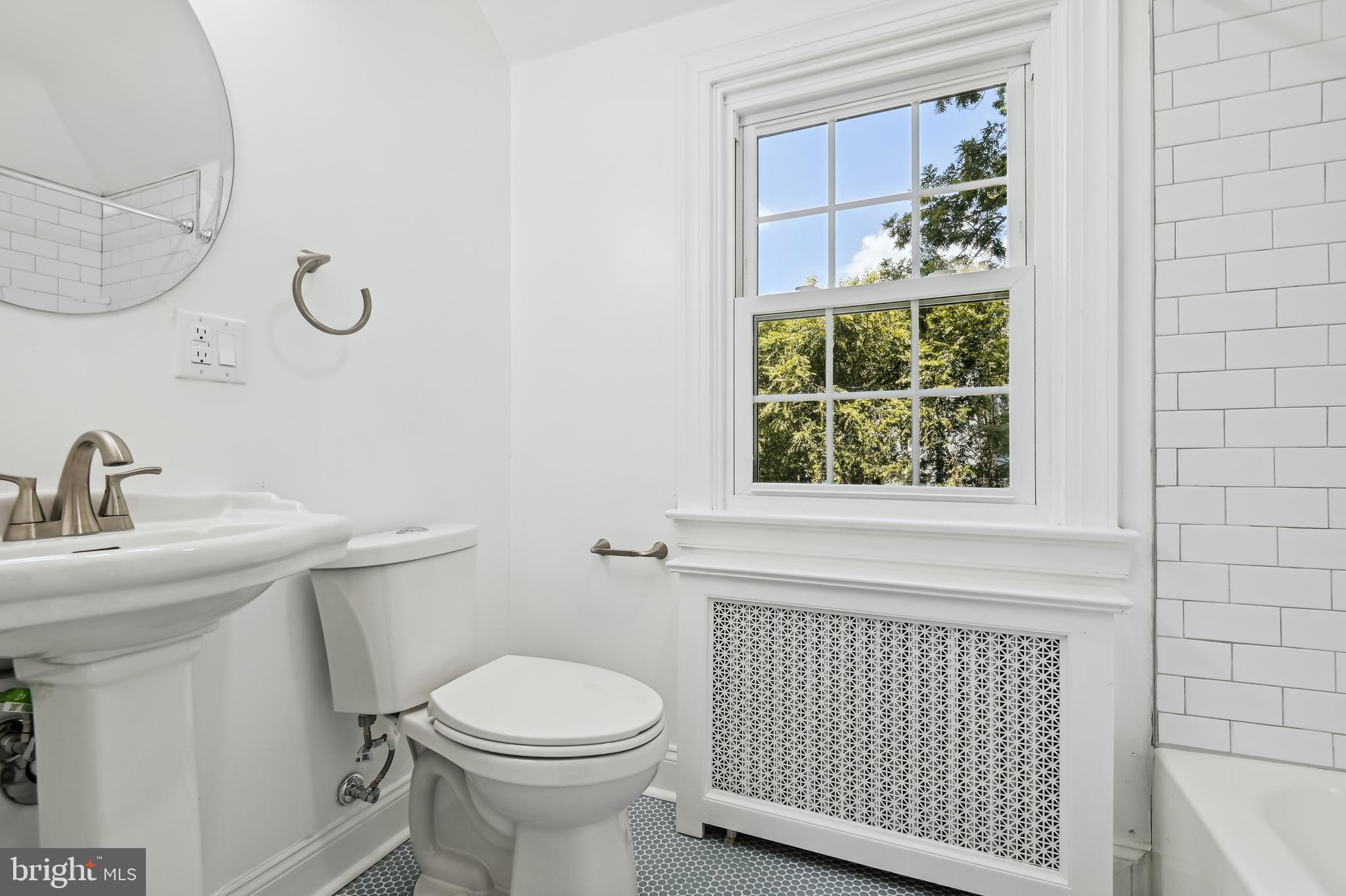 710 Regester Avenue Baltimore, MD 21212 - Photo 42 of 71 2nd floor bathroom