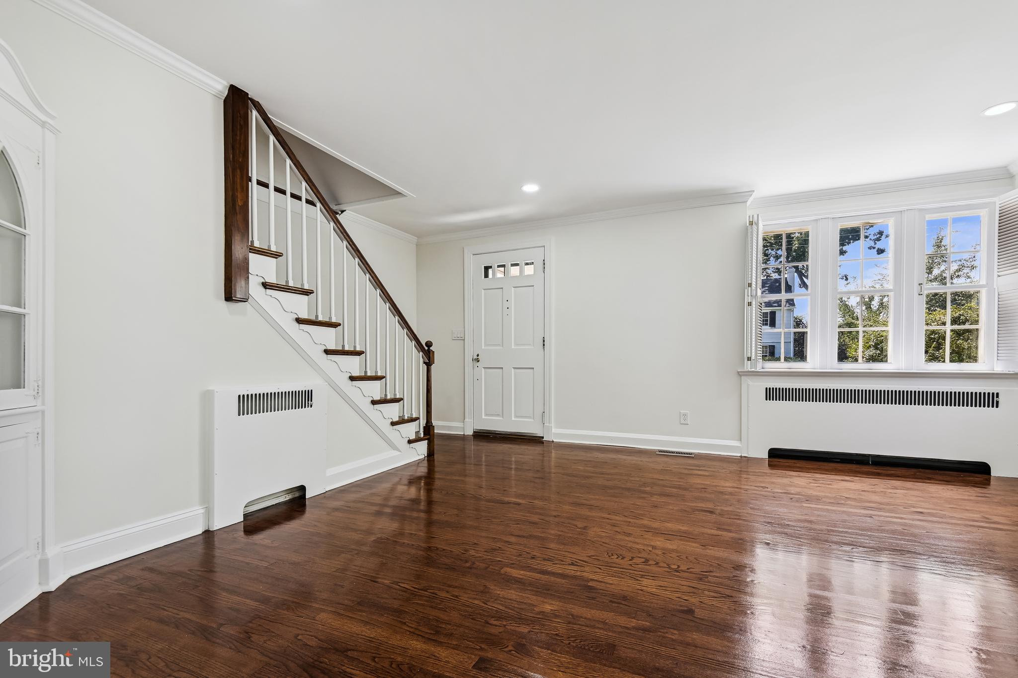 710 Regester Avenue Baltimore, MD 21212 - Photo 9 of 71 Living room