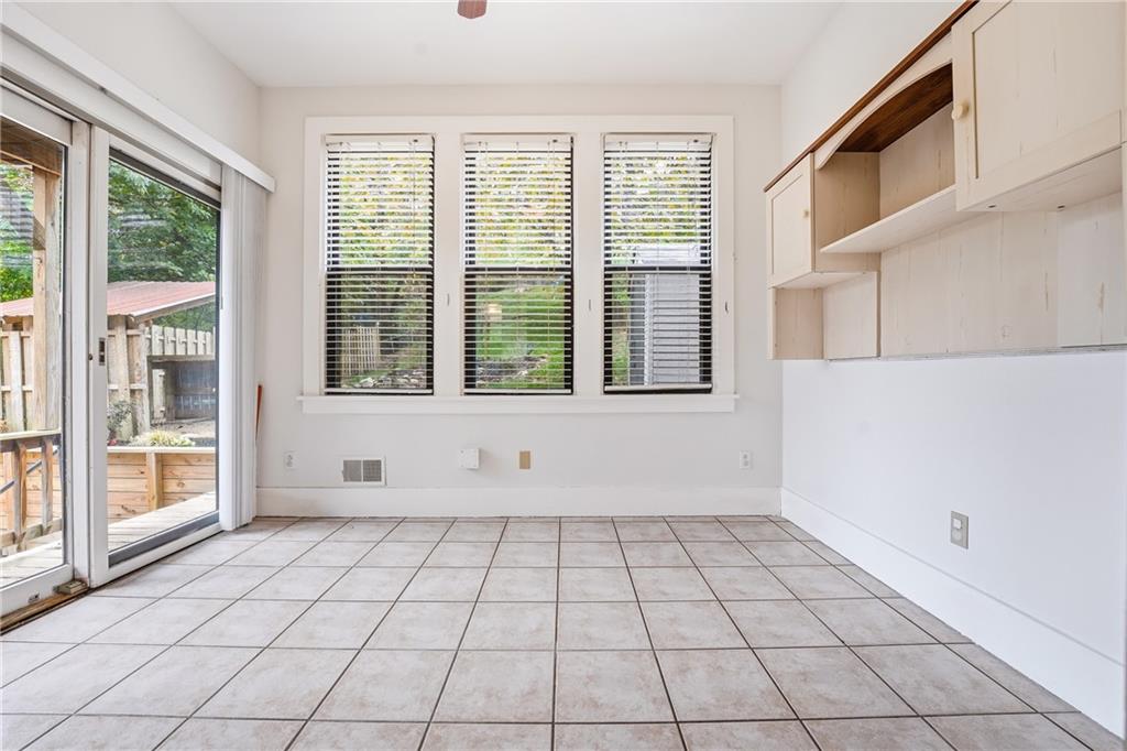 233 South Starr Avenue Pittsburgh, PA 15202 - Photo 20 of 43 a view of an empty room with windows