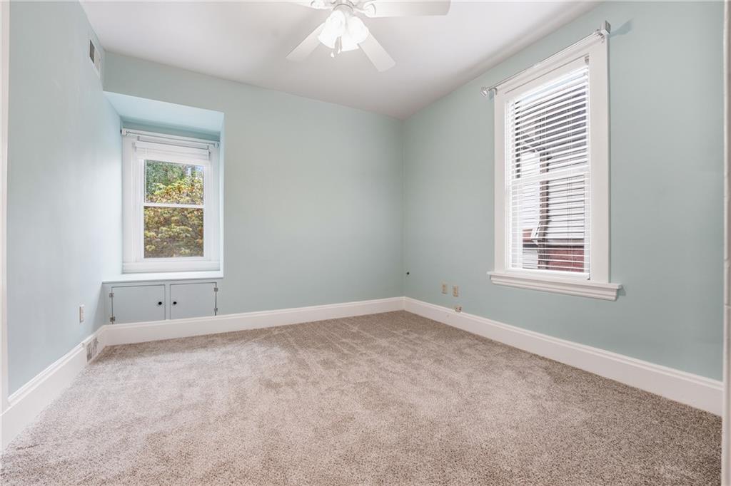 233 South Starr Avenue Pittsburgh, PA 15202 - Photo 27 of 43 an empty room with a window