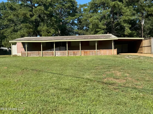 $115,000 | 1213 Lake Shore Drive, Byram, MS 39272