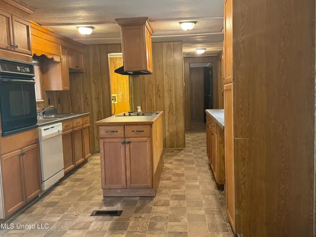 $110,000 | 1213 Lake Shore Drive, Byram, MS 39272