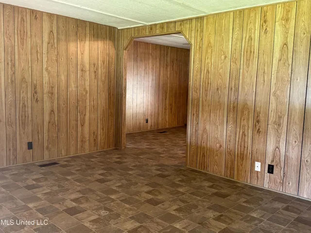 $110,000 | 1213 Lake Shore Drive, Byram, MS 39272