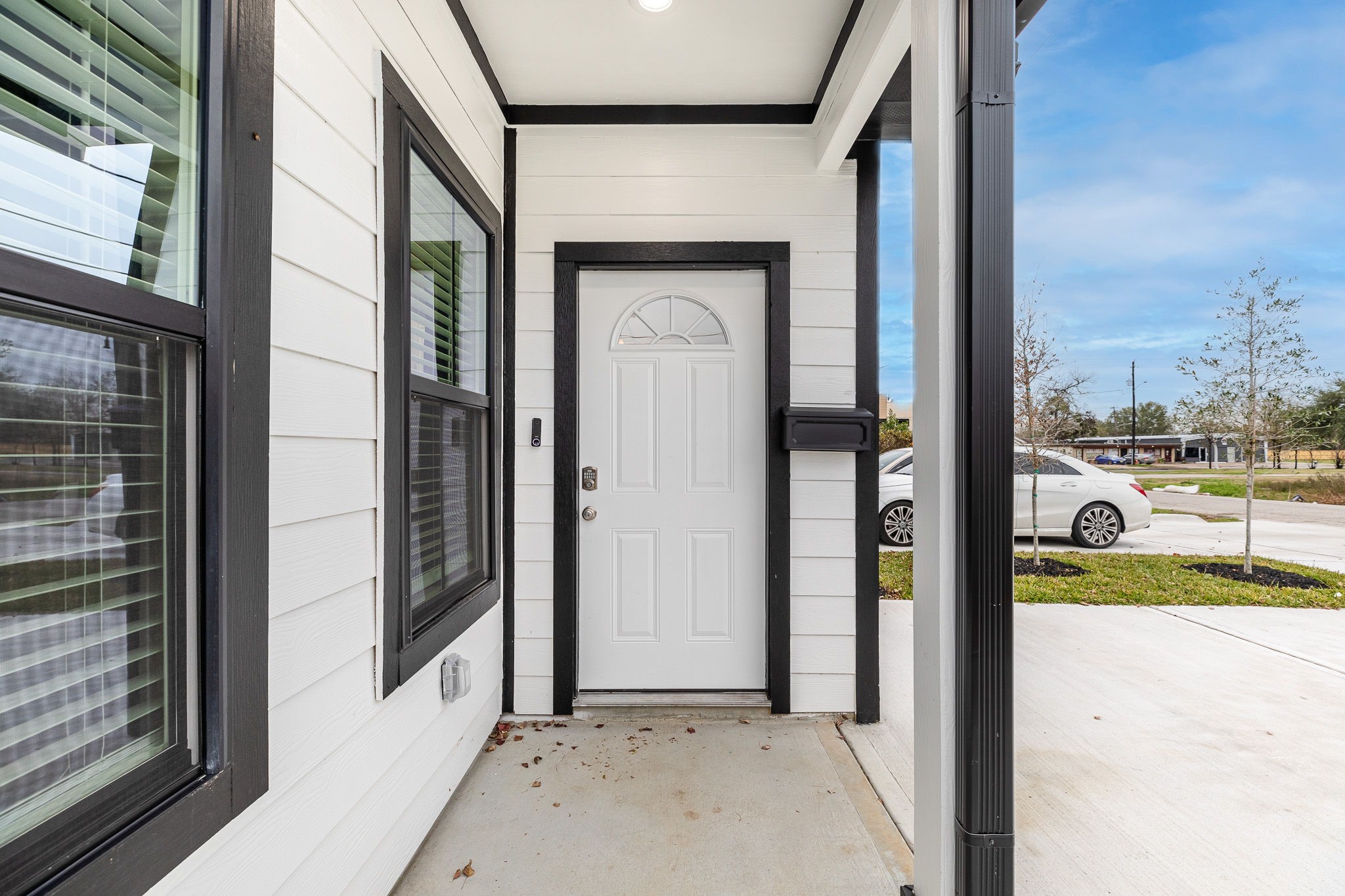 4661 Clover Street, Unit B Houston, TX 77051 - Photo 2 of 26 a view of a balcony from a door