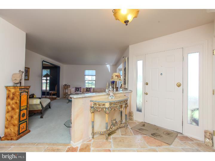 332 Edinburgh Road Chadds Ford, PA 19317 - Photo 6 of 25 Foyer