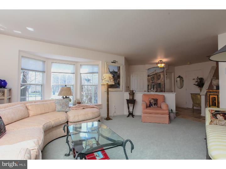 332 Edinburgh Road Chadds Ford, PA 19317 - Photo 8 of 25 Living Room