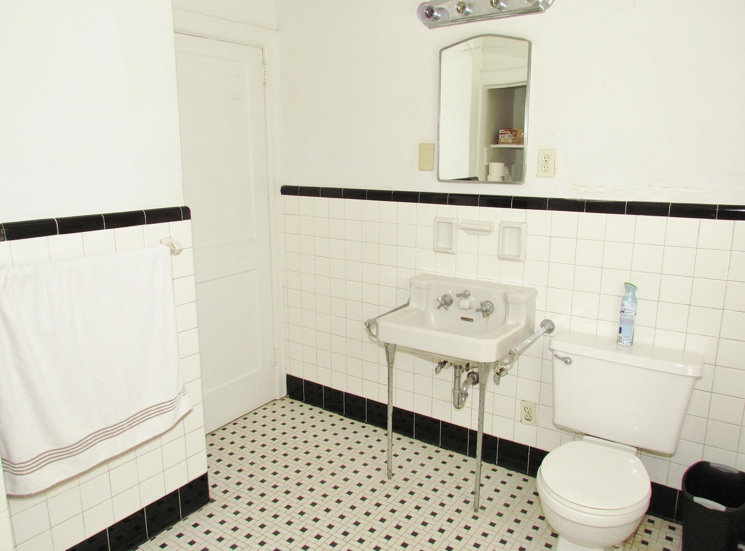 1422 Chester Road Raleigh, NC 27608 - Photo 26 of 47 Photo 26