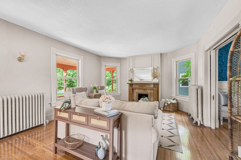 238 Sumner Avenue Springfield, MA 01108 - Photo 4 of 42