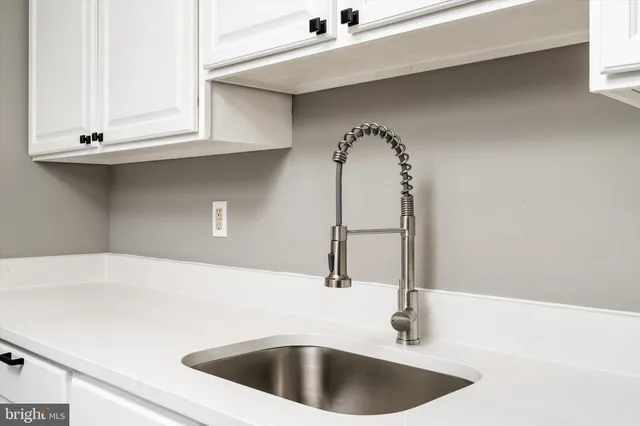 $275,000 | U7 Avon Drive, East Windsor, NJ 08520