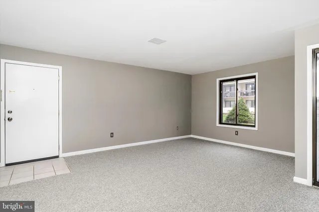 $275,000 | U7 Avon Drive, East Windsor, NJ 08520