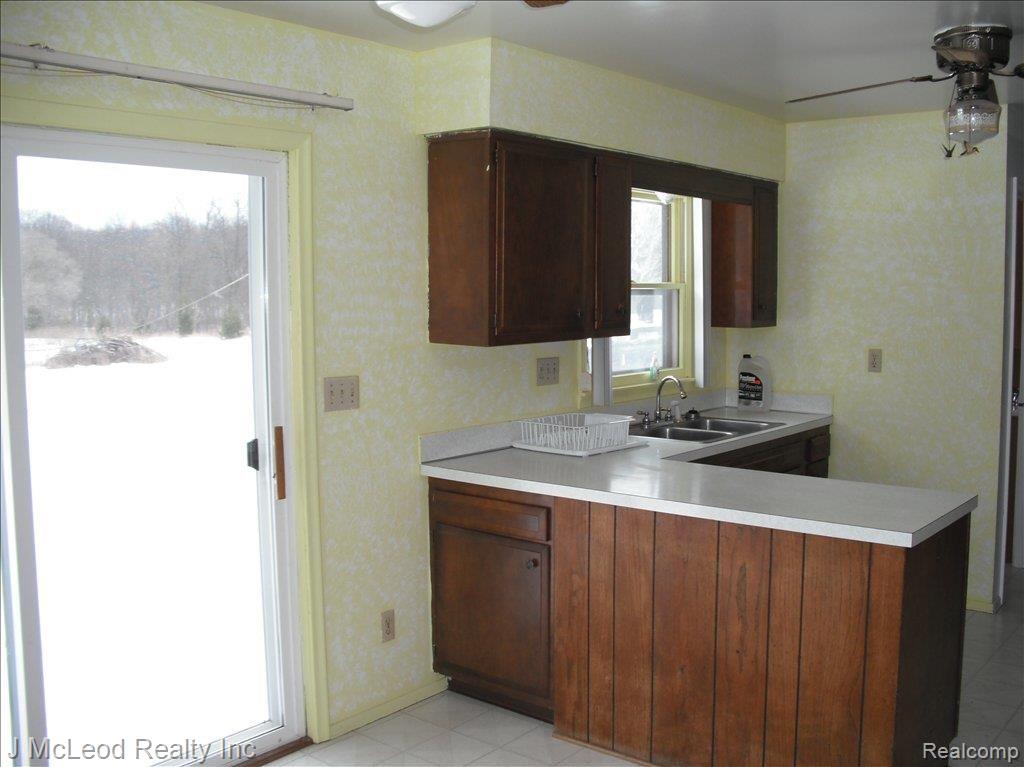 10221 North Bray Road Clio, MI 48420 - Photo 9 of 22 DSCF0011