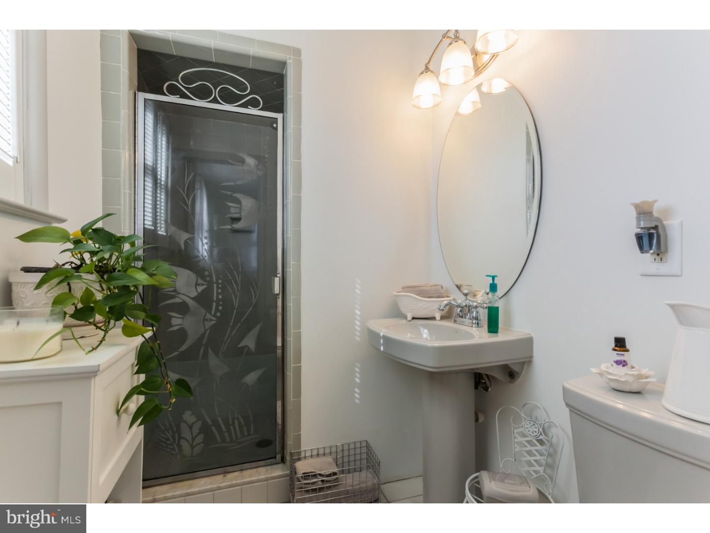 111 Pocasset Road Philadelphia, PA 19115 - Photo 17 of 25 Master Bathroom