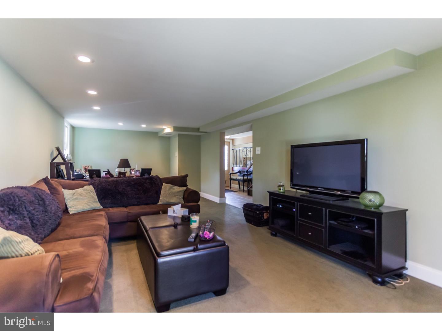 111 Pocasset Road Philadelphia, PA 19115 - Photo 22 of 25 Family Room
