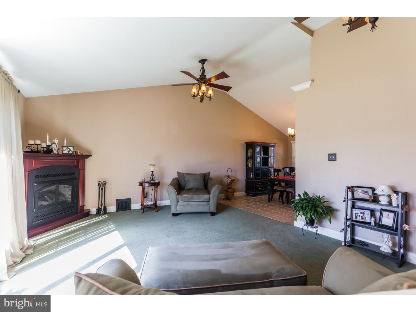 111 Pocasset Road Philadelphia, PA 19115 - Photo 4 of 25 Living Room