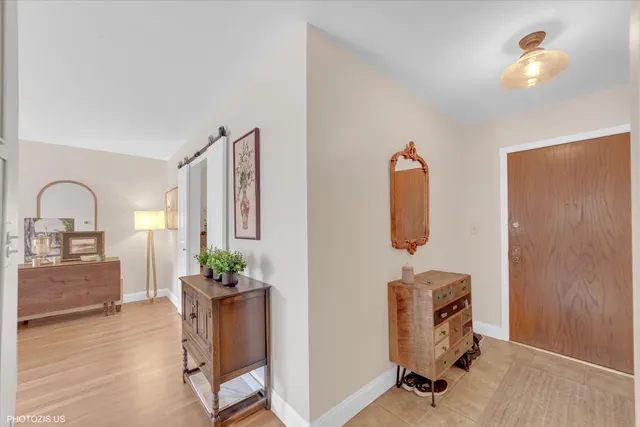 $309,900 | 5200 Oakton Street, Unit 102, Skokie, IL 60077