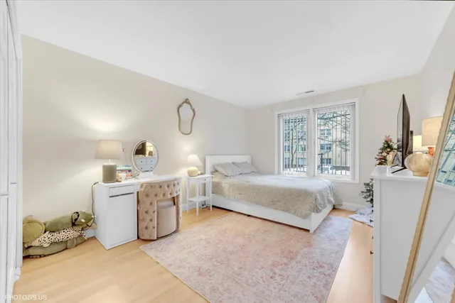 $309,900 | 5200 Oakton Street, Unit 102, Skokie, IL 60077