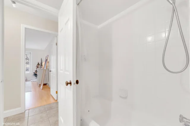 $309,900 | 5200 Oakton Street, Unit 102, Skokie, IL 60077