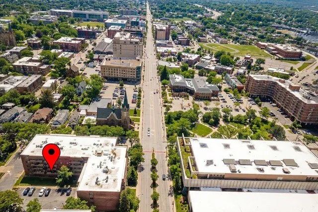 $309,900 | 5200 Oakton Street, Unit 102, Skokie, IL 60077