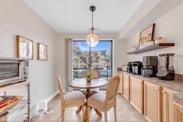 $309,900 | 5200 Oakton Street, Unit 102, Skokie, IL 60077