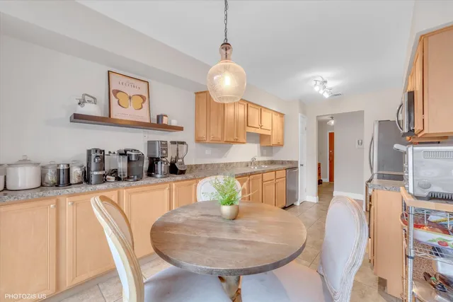 $309,900 | 5200 Oakton Street, Unit 102, Skokie, IL 60077