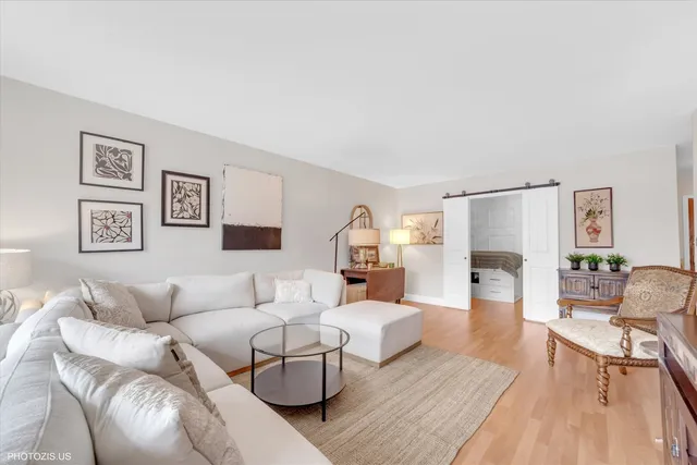 $309,900 | 5200 Oakton Street, Unit 102, Skokie, IL 60077