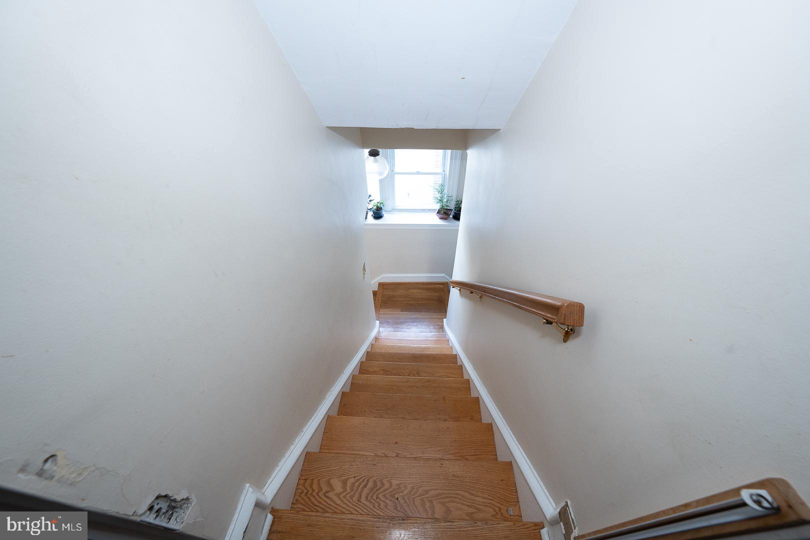 122 Crestview Road Upper Darby, PA 19082 - Photo 22 of 46