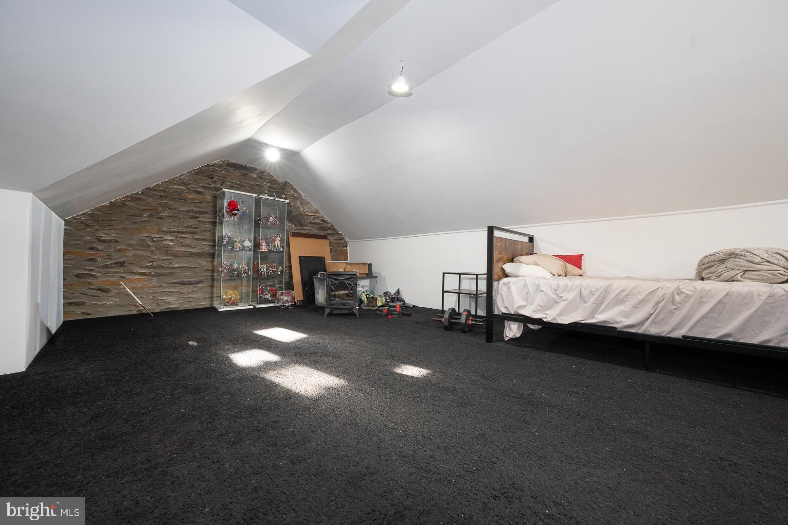 122 Crestview Road Upper Darby, PA 19082 - Photo 33 of 46 a living room with furniture and a couch