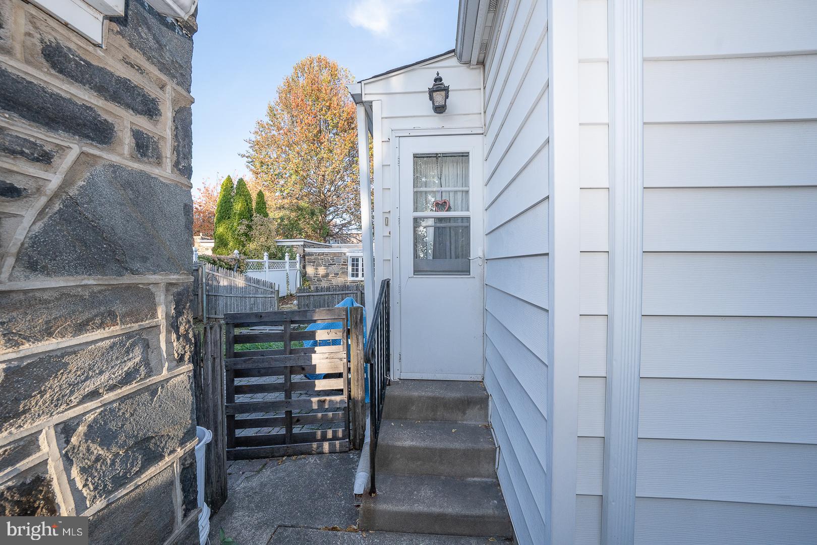 122 Crestview Road Upper Darby, PA 19082 - Photo 41 of 46 a view of entryway and workspace