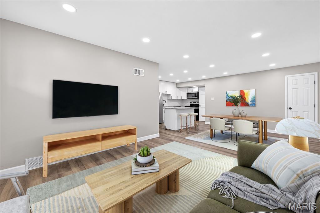 695 Mullanphy Road Florissant, MO 63031 - Photo 8 of 25