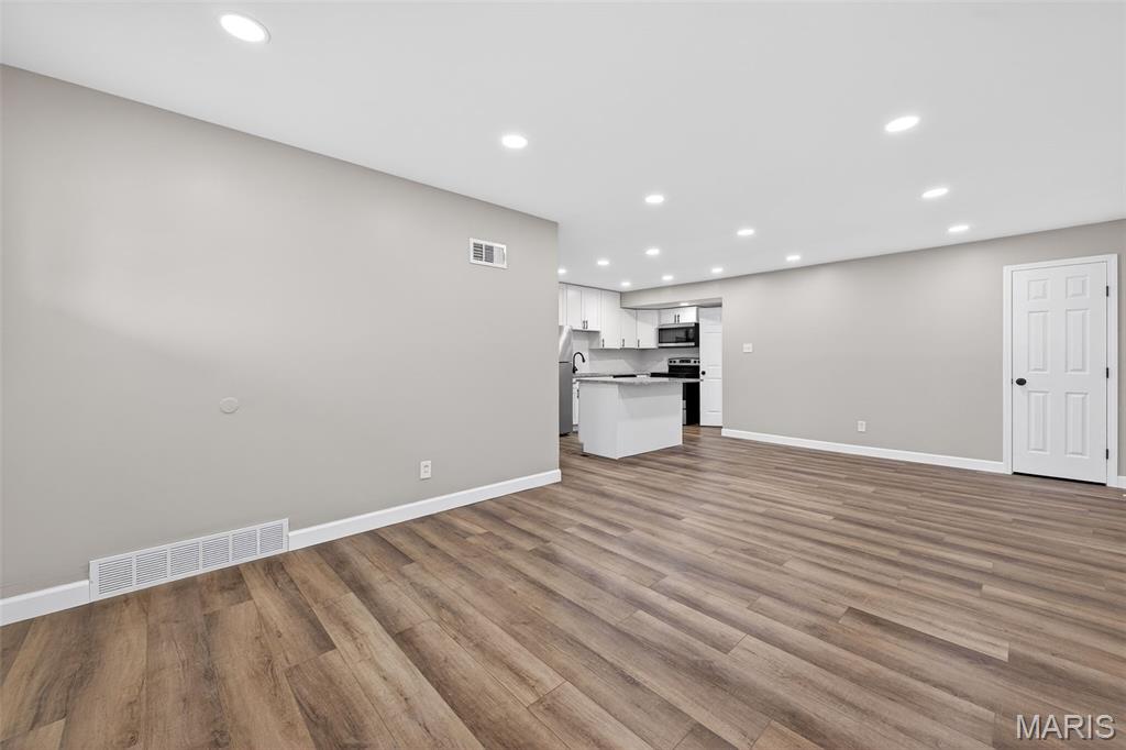 695 Mullanphy Road Florissant, MO 63031 - Photo 9 of 25