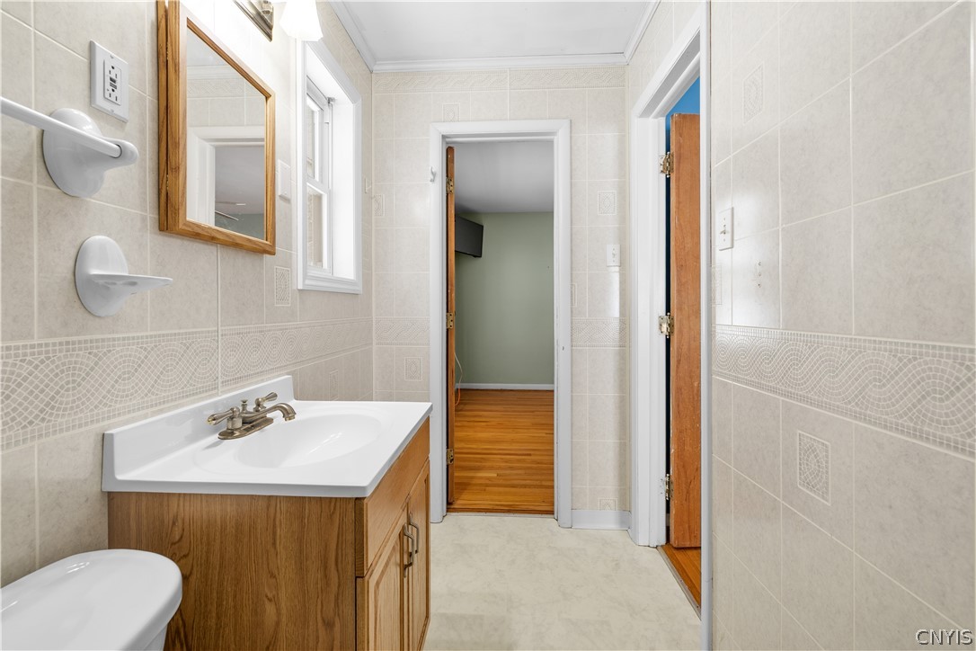 38 Forest Road New Hartford, NY 13501 - Photo 23 of 41